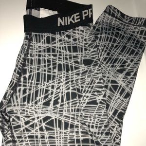 Nike pro 3/8 leggings